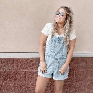 Meet your Posher, Bailey